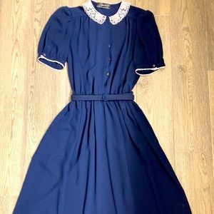 Vintage dress :Crochet Collar-White Cotton with packets